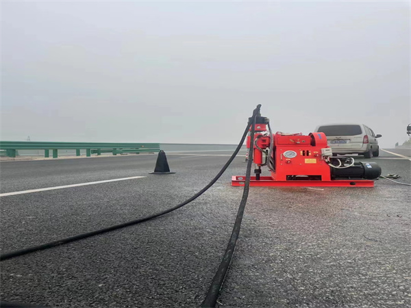 稷山马路路基路面开裂下沉注浆加固灌浆